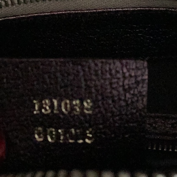 Authentic vintage GUCCI
Bamboo Ring Hobo - Picture 10 of 13